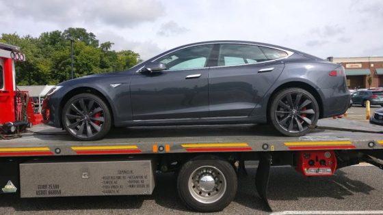 سحب أزيد من 59 ألف سيارة Tesla بسبب “خلل في نظام”