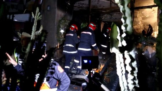 طنجة : اندلاع حريق مهول في محل لبيع المواد الغذائية